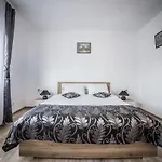 Apartament Manuela *