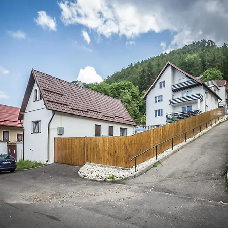 Manuela Apartmán