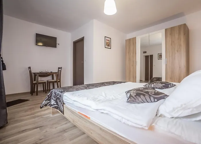 Manuela * Брашов